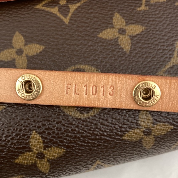 Louis Vuitton Florentine Belt Bag - Picture 10 of 15